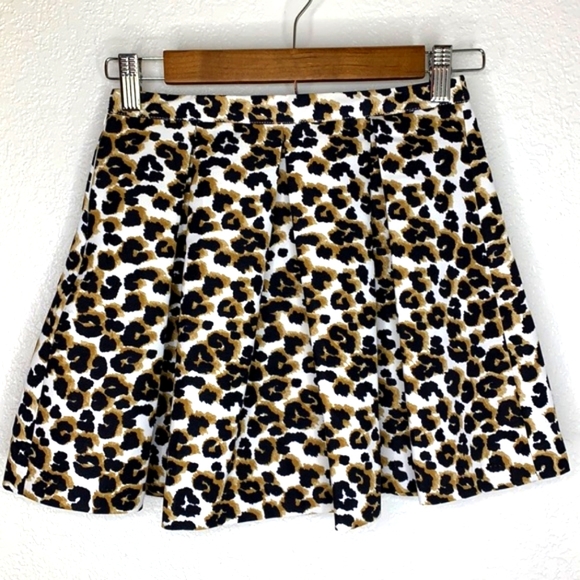 Leopard print lined pleated mini skirt - Picture 1 of 4